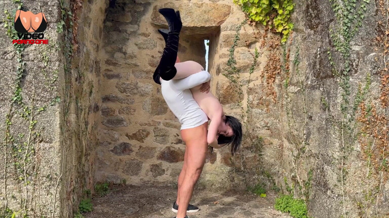 Video Porno One: Me Foda Lá Fora, Isso Me Excita Ainda Mais!