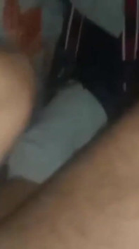 Suri rumah Desi India seksi berkongkek dan pancutan mani dalam mulut