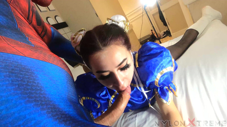Nylon Xtreme: POV, Juliette Sweetslut se fait baiser
