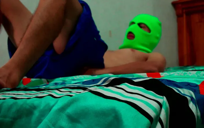 Martin13: De fetisj van mijn vriend vervullen! We deden maskers op...