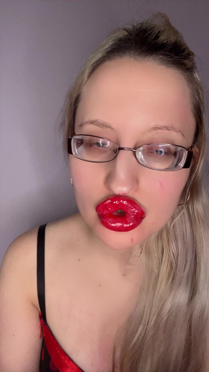 FinDom Goaldigger: 我的大嘴唇边缘