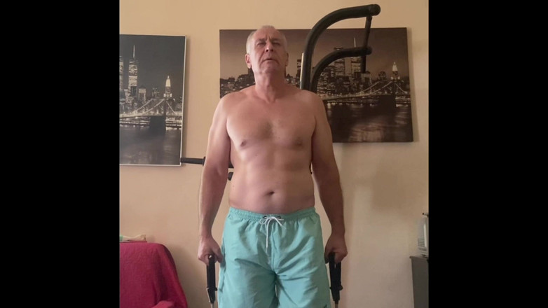 Alex Art: Sportovní muž masturbuje na videu