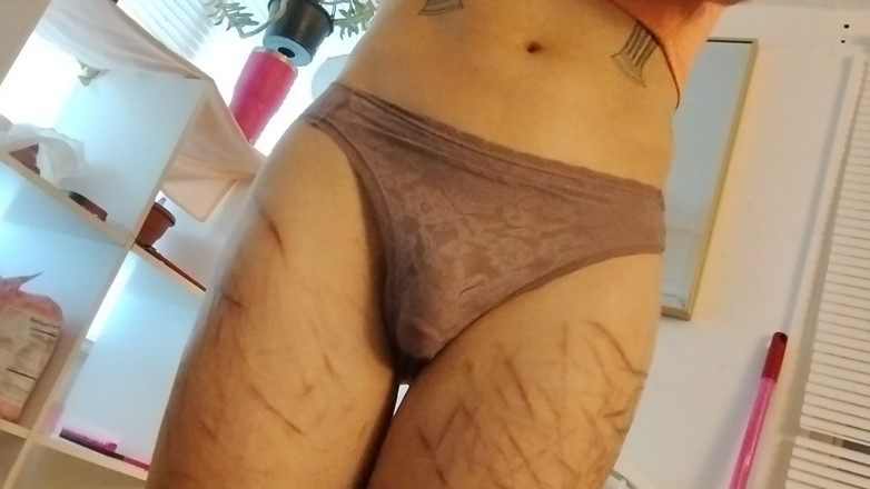 Vovxxx: น้ําแตกด้วยเครื่องสั่นในตัว
