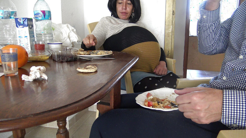 Stepmom Susan: Těhotná nevlastní matka nechá nevlastního syna masturbovat a stříkat na...