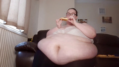 SSBBWLadyBrads: SSBBW bohyně tlusté chat břicho hrát pizzu