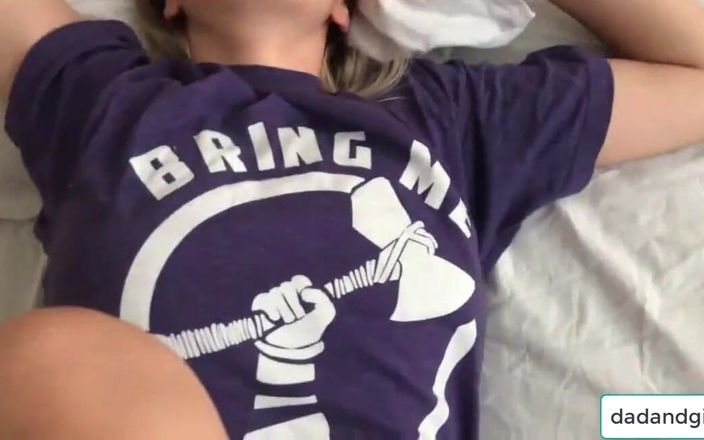 Samantha Flair Official: 내 구멍에 있는 동안 내 방에 와서 아빠는 발정난 아침을 깨워