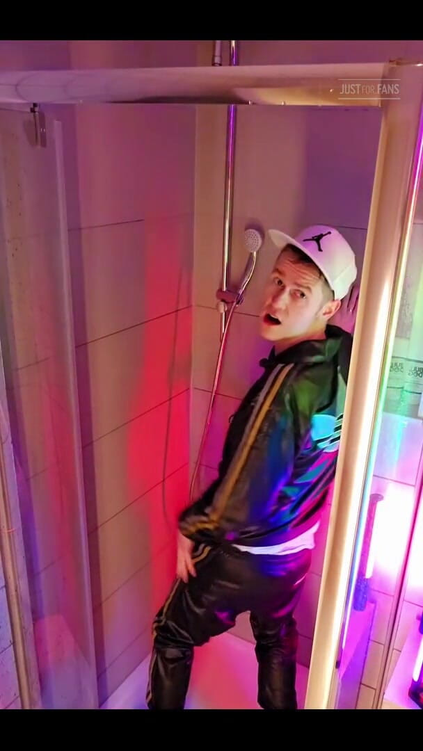 Roman Heart: Shower Dance