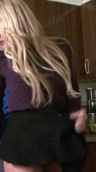 Brittany Bardot, Hot Cougar Stepmom's Friend & Sam Bourne, en ung pojke som ger henne creampie