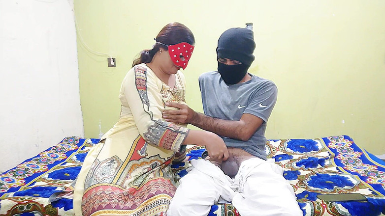 Pakistani CoupleX: Masturbasi dan dientot habis-habisan gaya doggy