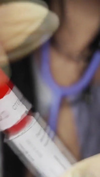 Plná zkouška a gynekologická zkouška pacientky, orgasmus