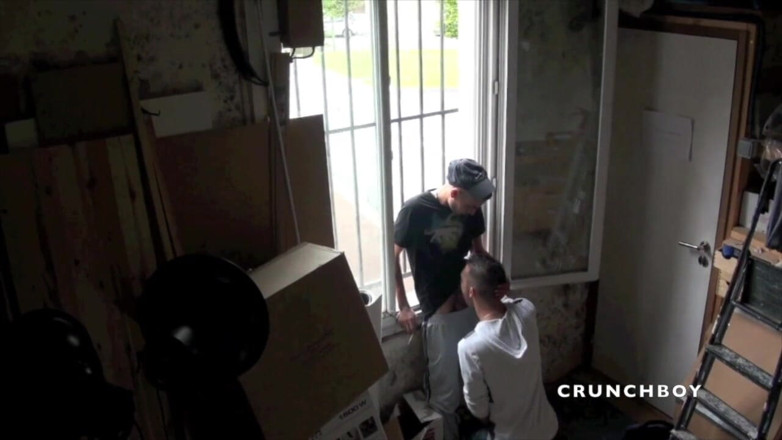 STRAIGHT BOY CURIOUS: Mladý hetero arab saje svého gay kamaráda