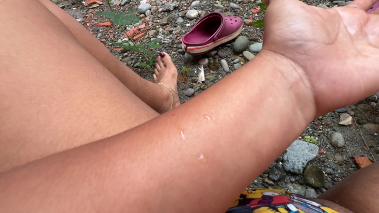 EMY_AND_JONH: saarvajnik roop se hastamaithun karna mujhe banaata hai