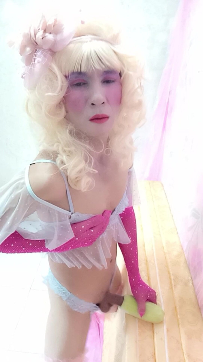 nguyen dang thien tri: Transgender Le nosí sexy oblečení, porno hraní ve stoje