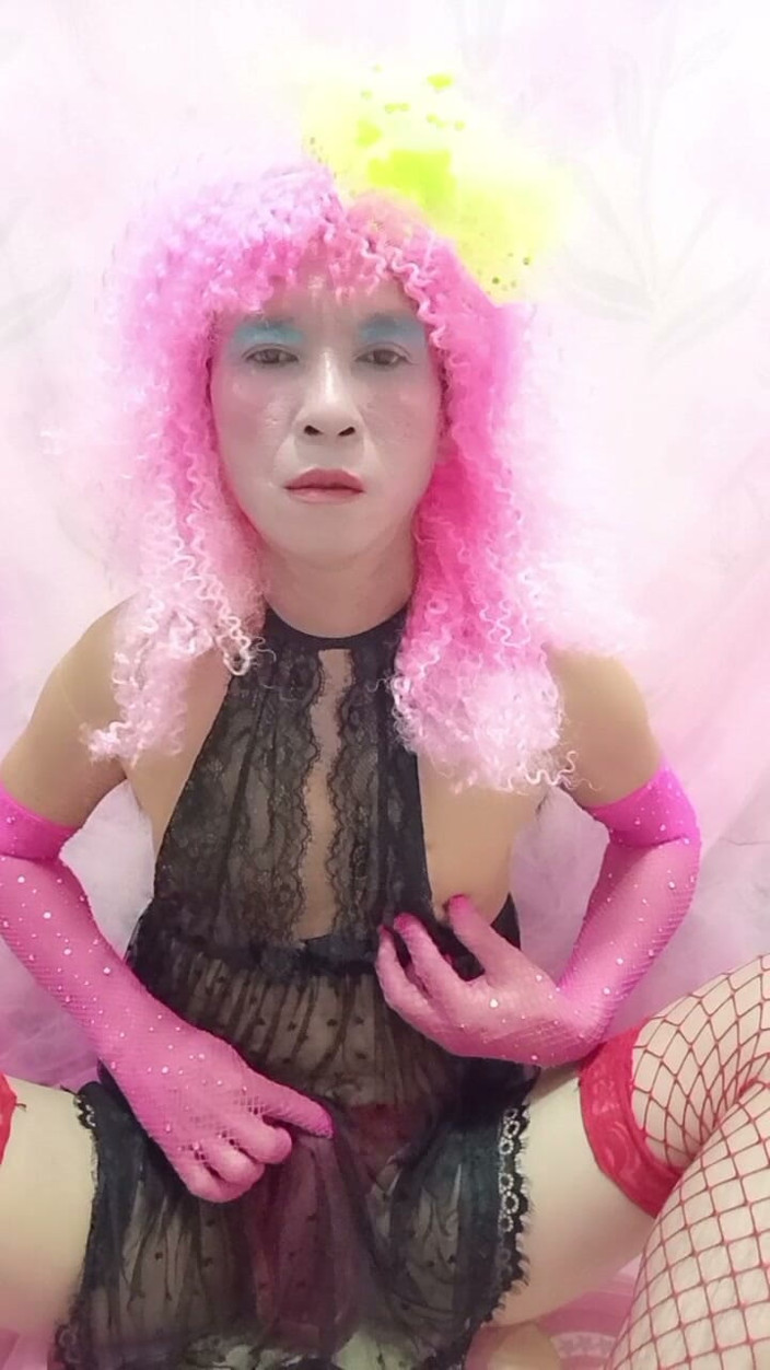 nguyen dang thien tri: Oanh Le Transgender vestindo roupas sensuais, pau pornô