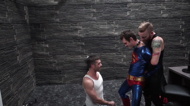 ManUpFilms: Umiliazione e vendetta di superman