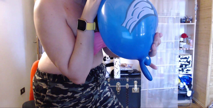 Nicoletta Embassi: 如果你对大气球有恋物癖，不要错过这个精彩的视频