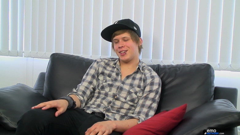 Homo Emo: Hetero emo Nick blaast een hete Goo uit!