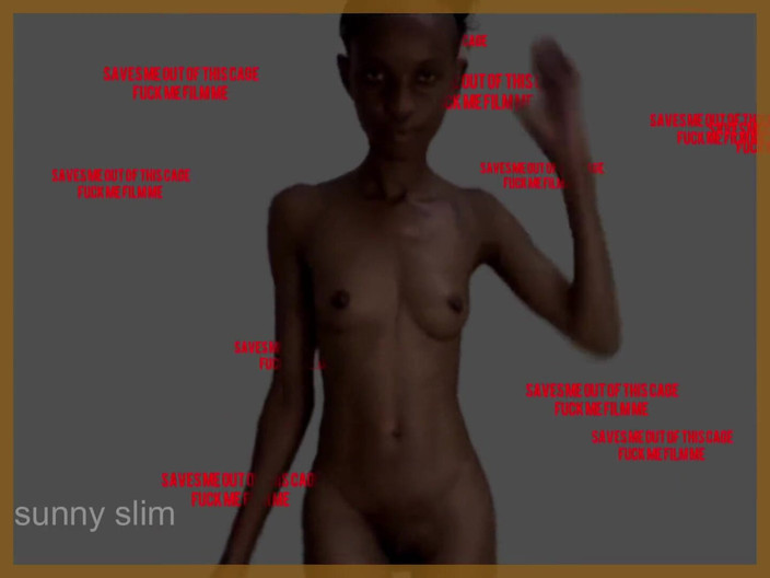 sunnyslimx: Sunny in einem Käfig