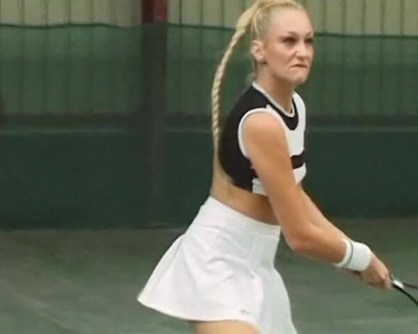 Videos Francaises: Tenniste francesi di alta classe scopata duramente in un'orgia anale...