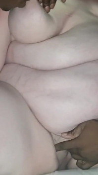 Youngenglishbbw гладить великий чорний член nata4sex і його друга, смокчучи мої соски