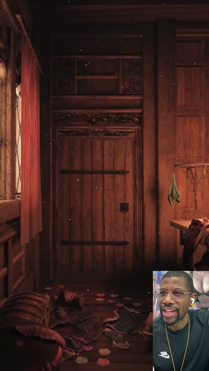 Good news media: Versaute triss nimmt einen harten gooner-schwanz hinten in ihrem huren-mund...