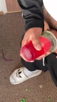 摧毁我 18 岁继女的紧致阴户