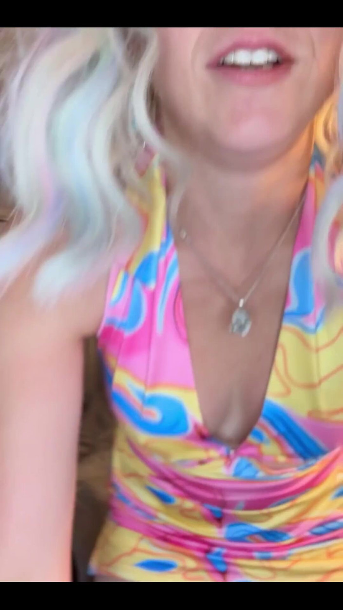 Suzy Wylde: 3575796123.mp4