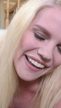 Die blonde schönheit nikki sweet bekommt den stiefvater ihrer besten freundin