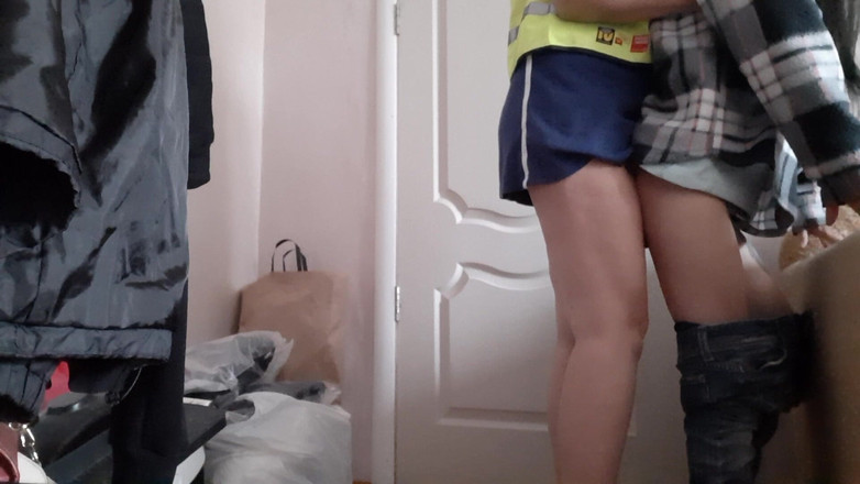 Lesbian-candys: Mi-am sedus sora vitregă mai în vârstă și am futut-o în timp ce...