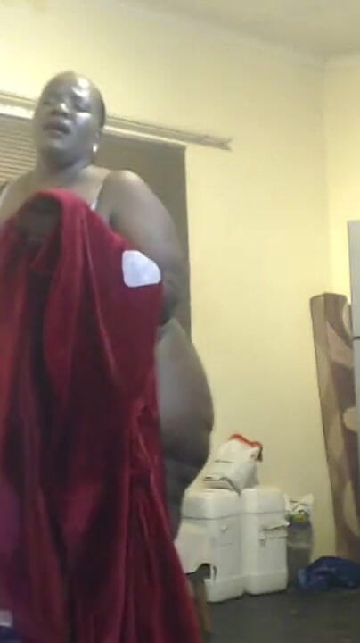 Legendary Booty Overdose: SSBBW Stripteasing &amp; Ass Clapping