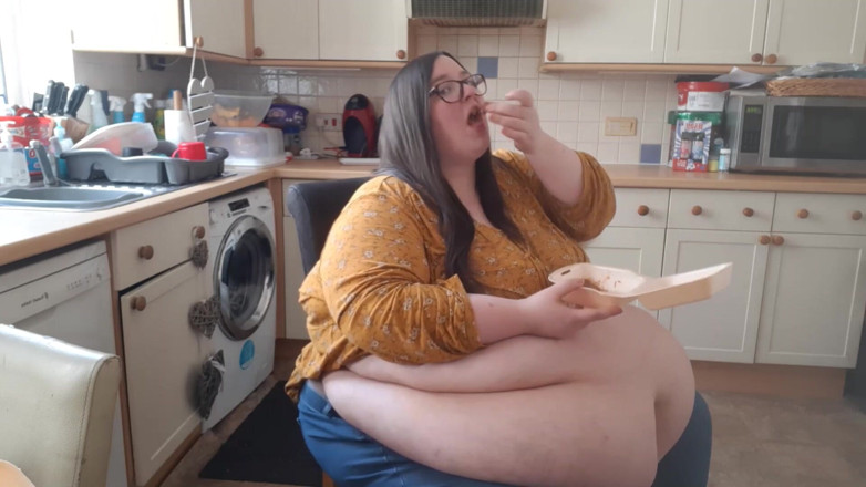 SSBBWLadyBrads: Awek montel super saiz vs Godzilla Burger makan