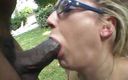 First Black Sexperience: Madura rubia perra chupa polla negra en jardín