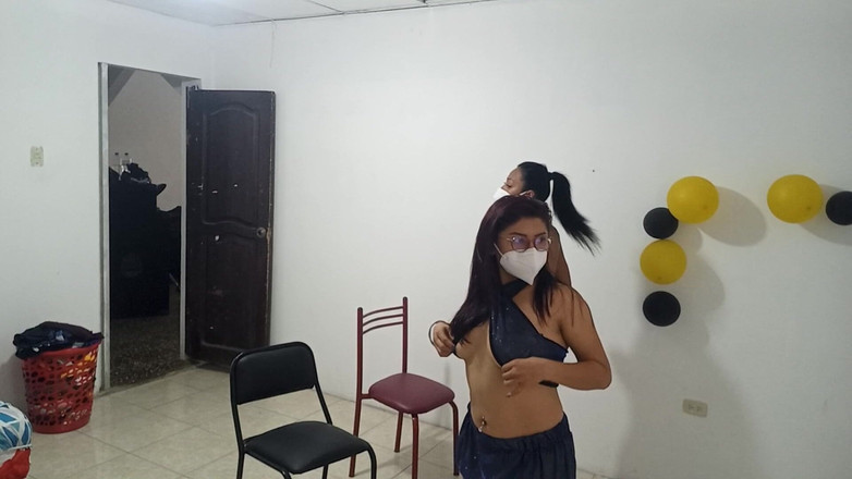 NEGRITA SEXY: 내 레즈 친구가 집에 와서 우리는 정말 뜨겁고 발정난 있어