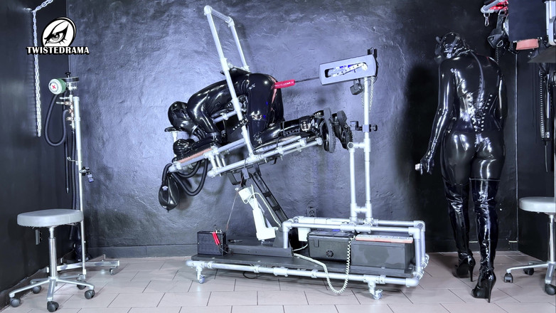 Twistedrama: Manos libres orgasmo en Robofuck