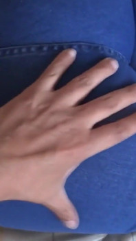 Stepson non sopporto di vedere il mio culo in jeans e finiamo per fare sesso, scopare e sborrare nella mia figa