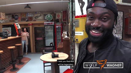 Wolf Wagner Com: Originale germane! July Sun se dezbracă pentru un fotograf negru...