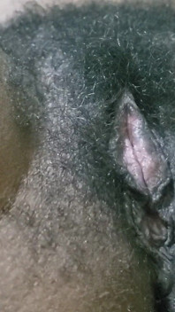 Pepek gila amatur yang sangat panas menyampaikan tenaga sensual yang tidak dapat ditahan, kecantikan semula jadi