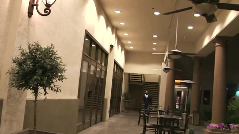 Naughty Black Girls: Все, что толстушка нуждалась, было время для девушки мастурбации, чтобы получить раком настроение.