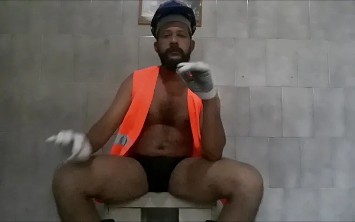 Stink HairyMale: Hairy man saliva fetish