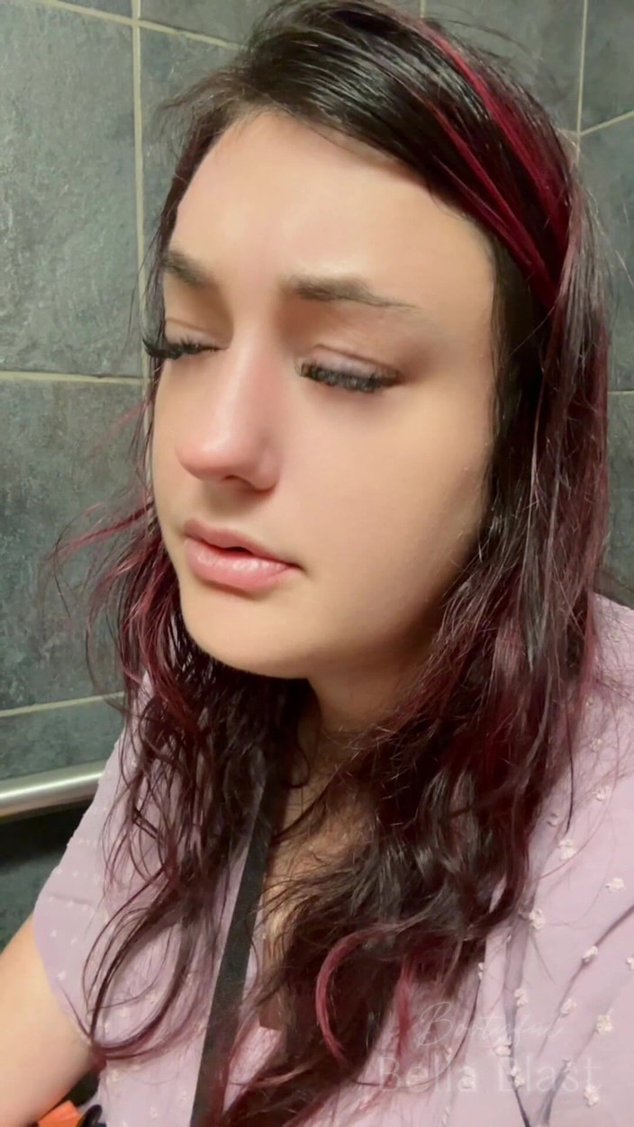 BellaBlast: Bbw contatto occhi scoregge in bagno e aratri intimo punto...