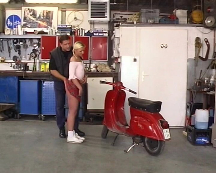 BB Video - Vintage Story: Německá amatérská teen kočička blondýna ošukaná do análu # 1