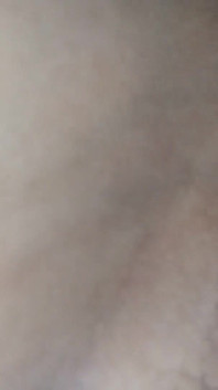 Min cuckold lämnar mig ensam med sin vän och vi knullar läckra