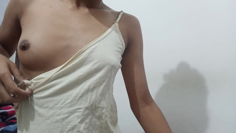 desigirl93: Kakak ipar india lagi asik orgasme di depan kamera