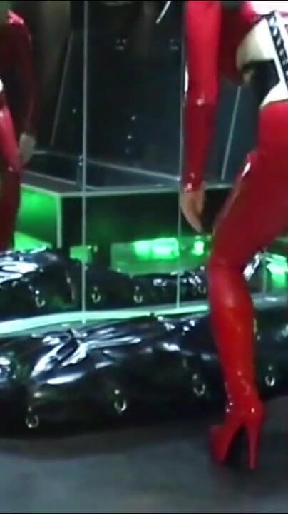 Rubber mummification part 1 (Amator Media) Rubber mummification part 1 (Amator Media)