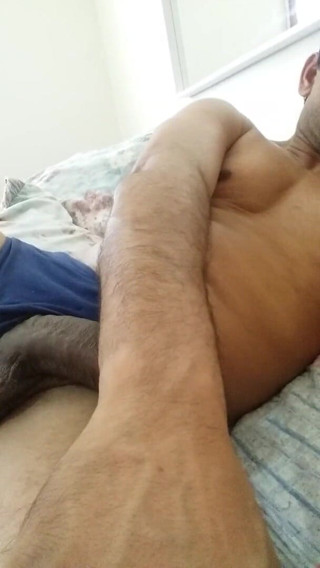 Boy top Amador: After going to the beach I came back very horny...