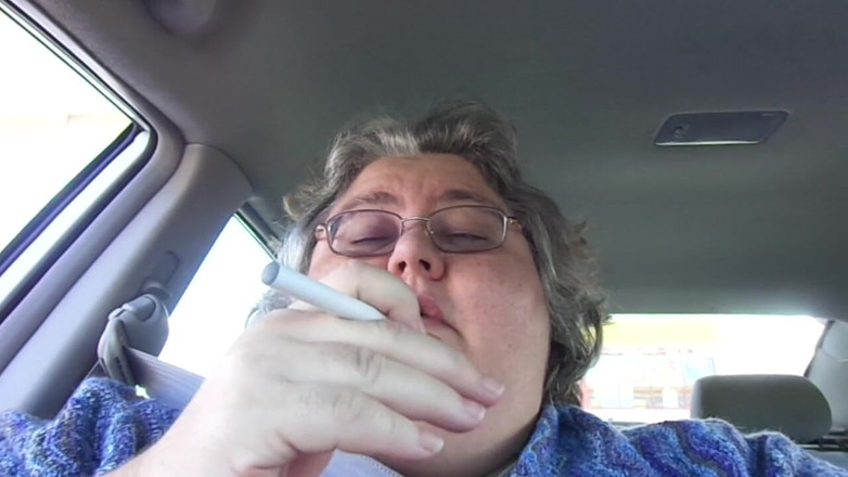 BBW nurse Vicki adventures with friends: Pielęgniarka Vicki SSBBW palenie w samochodzie