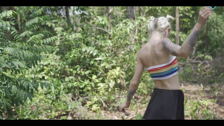 Karneli Bandi: Juicy Blowjob in the Woods From Hot Blonde with Cum...