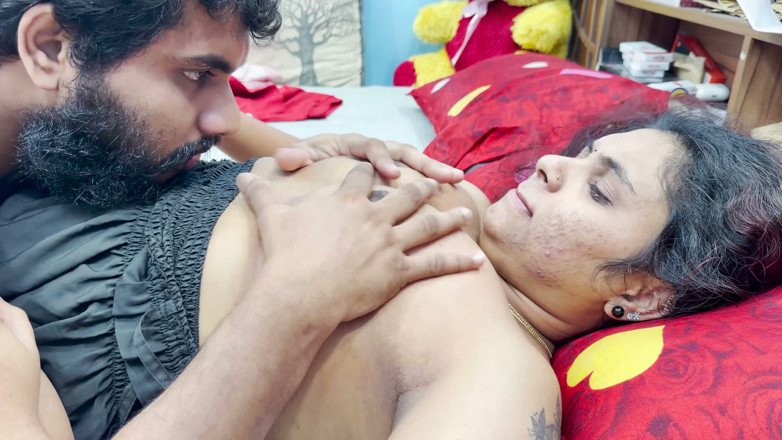Vaigavarun45: Sâni duri Presă cu țâțe suge