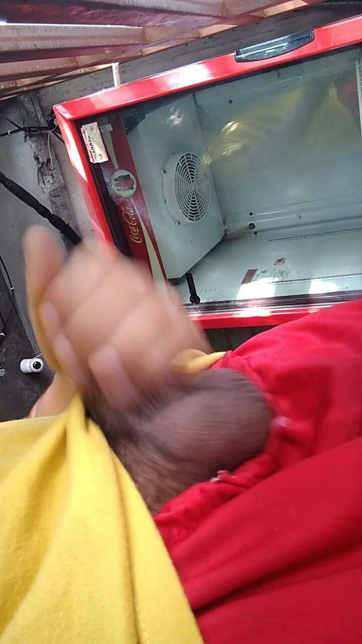 AlexAlejandro13: Gorący chłopak w ganku