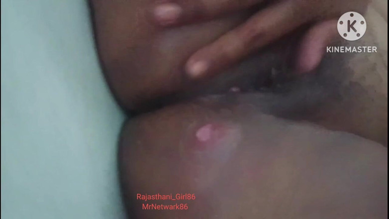Rajasthan girl: Desi holka masturbuje